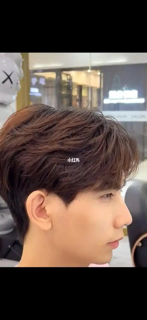 男生干净好看的韩式气垫烫