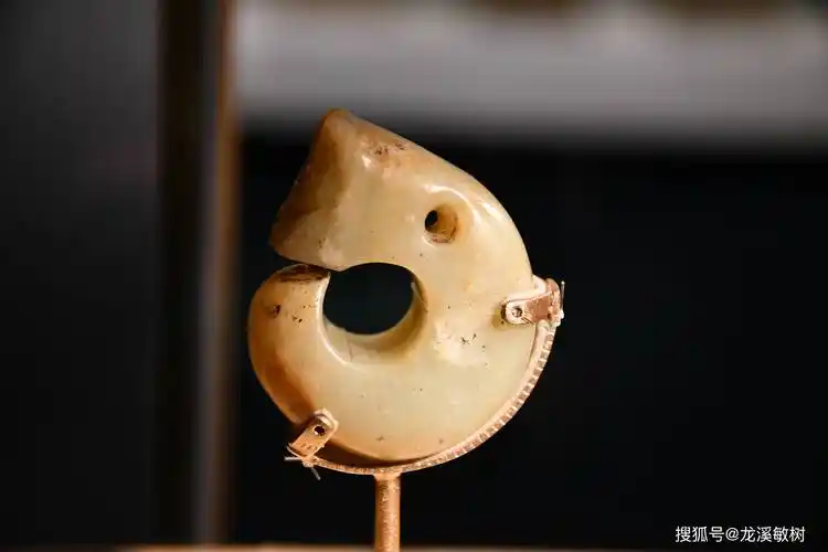 红山文化的玉猪龙与中华第一龙"c"形龙_国家博物馆_玉器_遗址