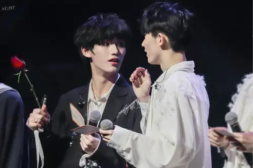 马丁/祺鑫 图源水印 - 堆糖,美图壁纸兴趣社区