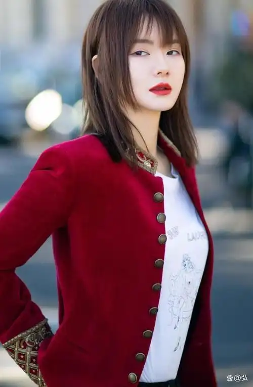 美图分享7哥戚薇直爽干练气场十足靠努力成就自己