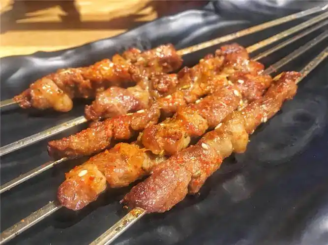 春暖花开吃嘎嘎 南滨路正宗的东北味烧烤