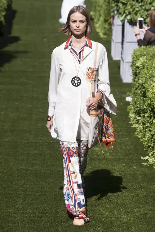 美国时尚品牌tory burch 于纽约时装周发布2018春夏系列