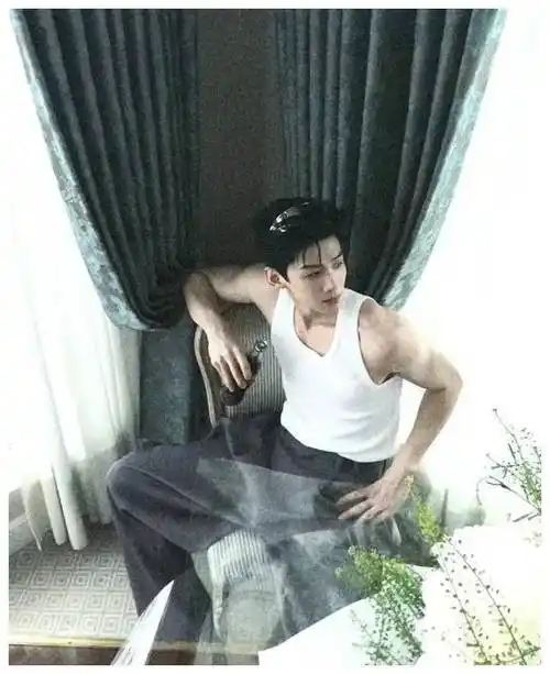 怀柔王子白敬亭,俘获万千少女心,细数追随者无数