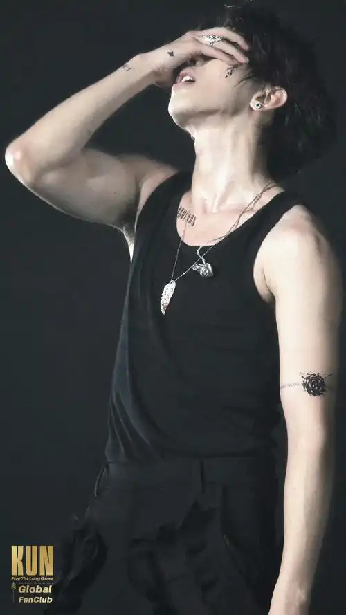 令人窒息的～ 喉结#蔡徐坤