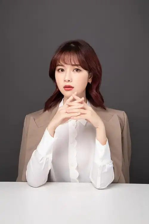 这几张是由自己选出来的,我觉得可以放在形象牌上的照片,麻烦uu们帮我