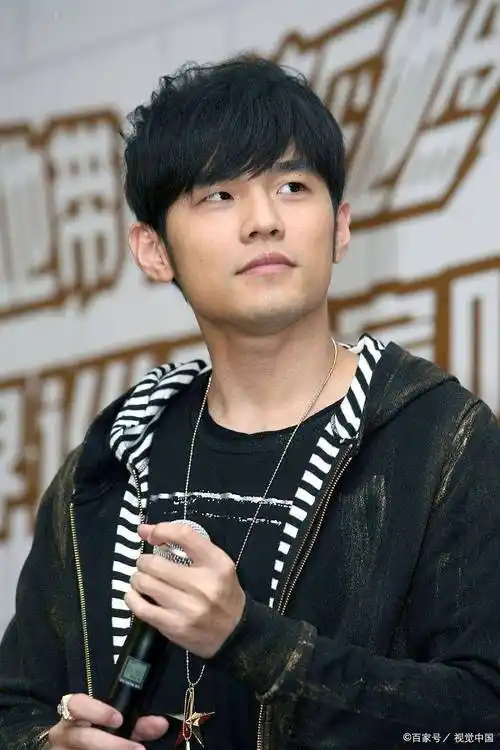 2003年的华语乐坛有多疯狂_周杰伦_热潮_人们