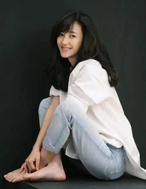 王丽坤陪伴了他8年,把最好的青春都给了他,他却转头娶了别人