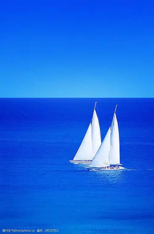 大海帆船图片
