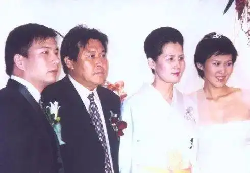 迟尚斌一直情系着在上海的妻子和儿子