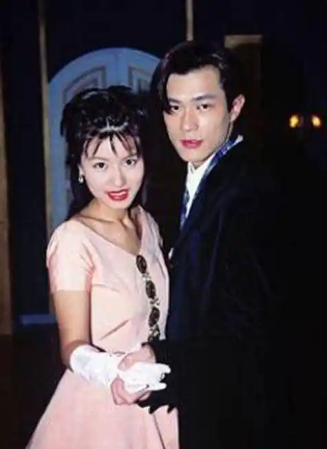 原创古天乐宣萱合体出席活动古仔笑得眼泪都出来了网友在一起