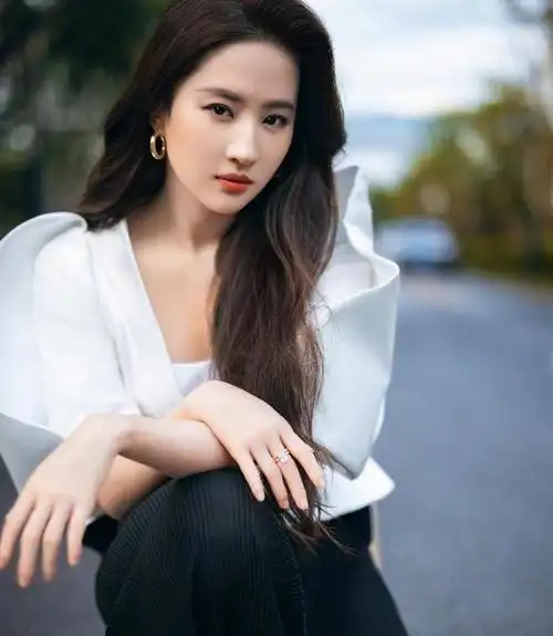 刘亦菲新剧质感强和霍建华林更新纠葛深已成85花领头羊