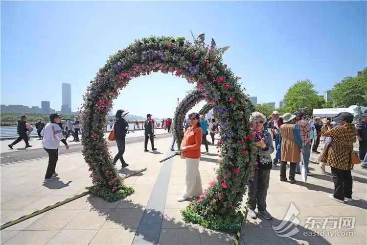 2024上海国际花展开幕徐汇滨江繁花似锦美出新高度