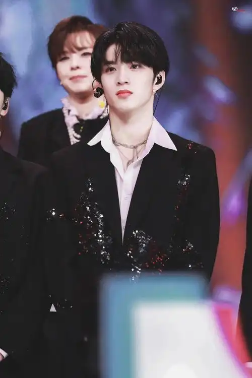 有哪些刘耀文神图(最好是舞台的 求求了姐妹们)?