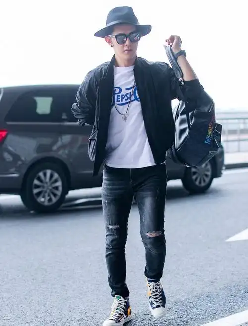 汪东城这时尚感绝了!脚上的鞋不仅有"味道",还丑出了新高度