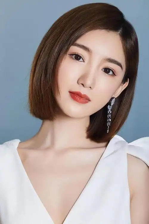 回顾毛晓彤:刚出生被扔垃圾桶,成名后父亲找上门要五千万赡养费