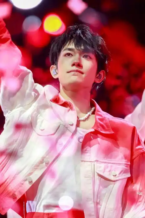 最美好的少年——易烊千玺『禁二改&商用&… - 堆糖,美图壁纸兴趣社区