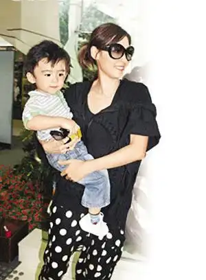 张柏芝和儿子