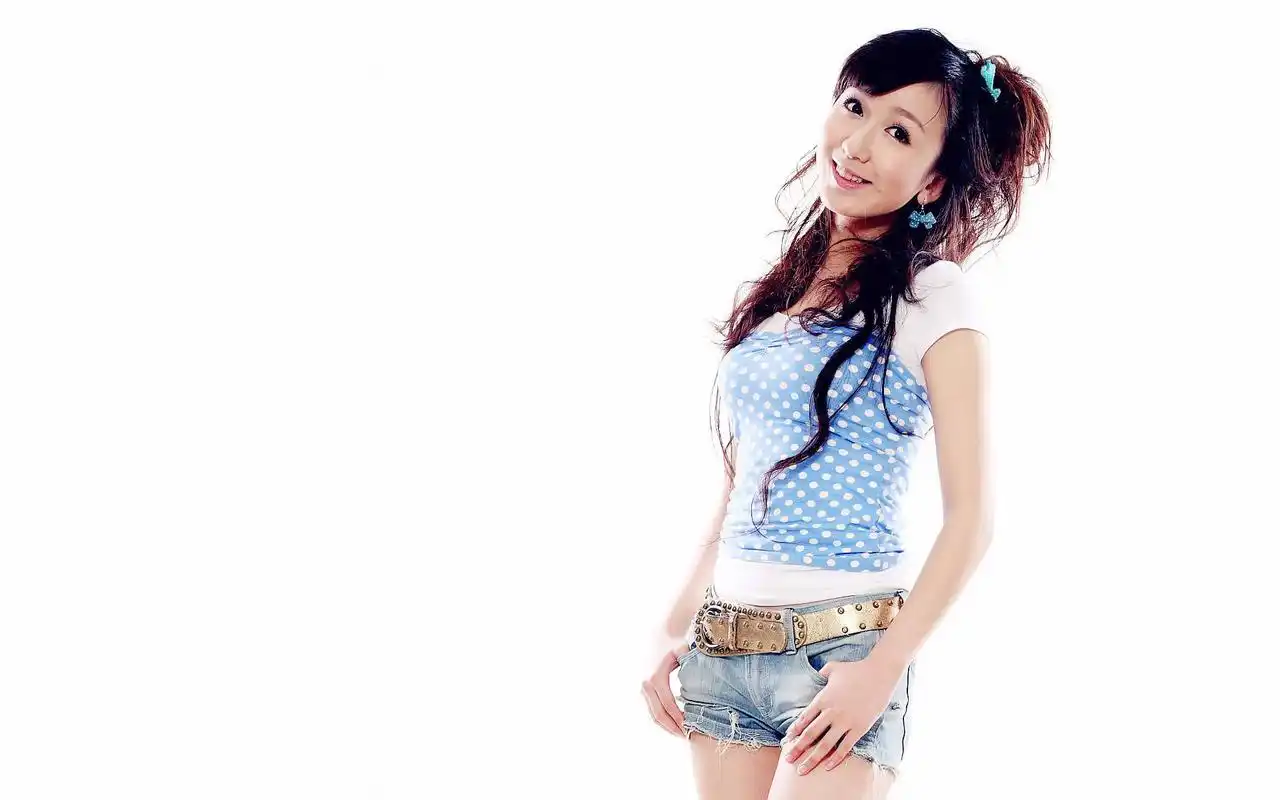 爱情公寓胡一菲甜美御姐范儿写真桌面壁纸(一)