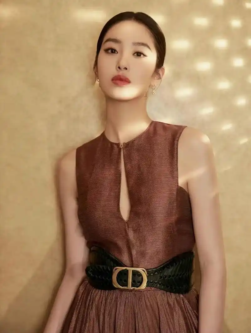 清纯女星杨采钰