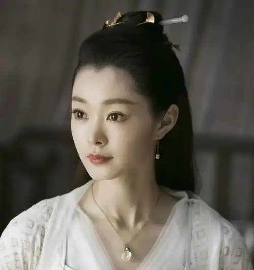 庆余年:李沁宋轶同框,女主被嘲仪态不大方,仿佛像若若的丫鬟?