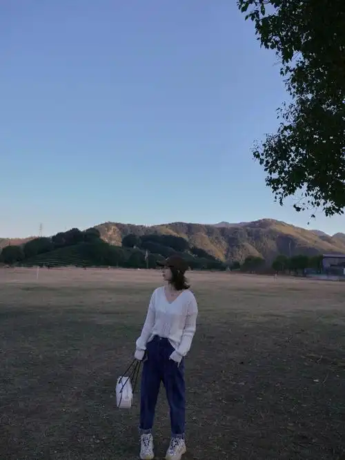 还有很多竹海和亭子,还有悬崖石壁,非常适合拍古装,像十面埋伏的画面