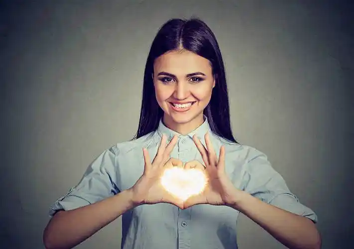 愉悦,女人,制作,心形,手势,高兴_高清图片_全景视觉