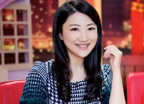 上海东方电视台主持人杨蕾不但是一个文艺青年,还是一个敢爱敢恨的人
