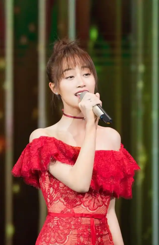 原创乘风破浪的姐姐蓝盈莹第一名背后的努力一般人真的做不到