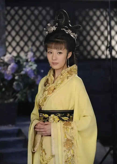 邬靖靖,西施秘史, 西施天生丽质,婀娜迷人,浣纱时鱼见其美而忘记了游