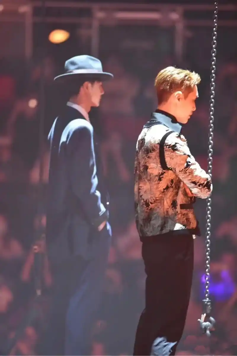 王一博张艺兴罕见同台[二哈] 第四季街舞真的好看[awsl]