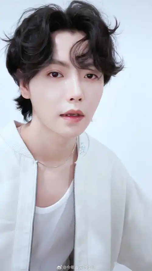 肖宇梁心碎散粉收留站超话xyl#肖宇梁张起灵#你有两个可爱之处你知道