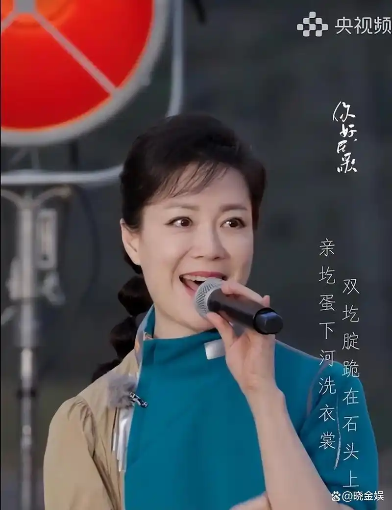 文静:满满cp感,和朱广权把《康定情歌》唱出《夫妻双双把家还》