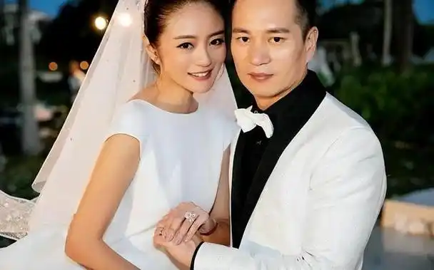 表面是有钱人实际却是伪豪门求求这8位富豪别再装了