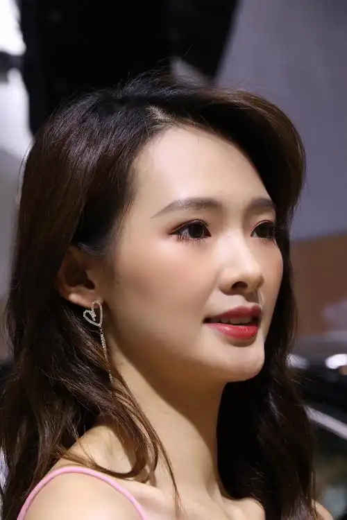 车展上的美女们