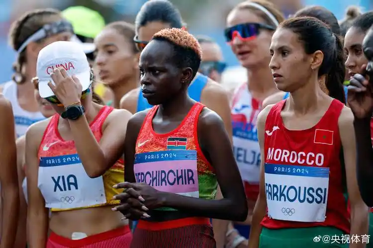 巴黎奥运会女子马拉松赛场诞生新的奥运纪录,荷兰选手哈桑以 2小时22