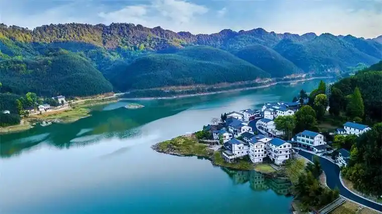 生态耀双城——"绿色中国74和美梁平"第四届明月山生态旅游文化节