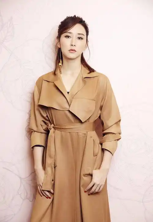 胡静:30岁嫁大12岁富豪,异国豪门生活遇尴尬,跟刘德华是亲戚_中戏