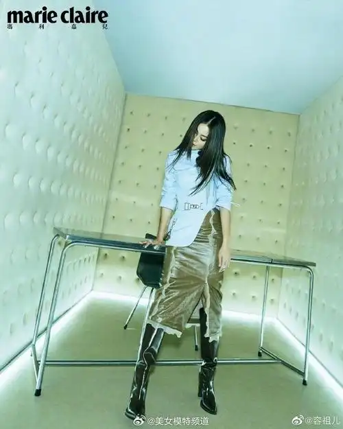 容祖儿最新时尚大片释出长发飘飘科技感氛围下气质佳