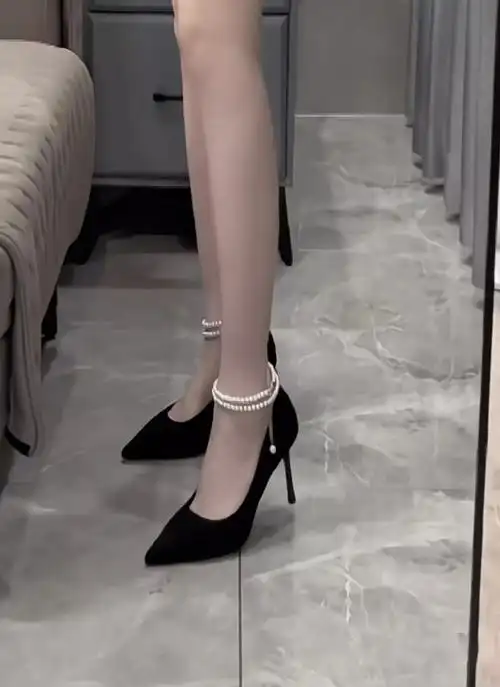 法式黑色高跟鞋女珍珠链一字带2024新款18岁成人礼性感单鞋不累脚