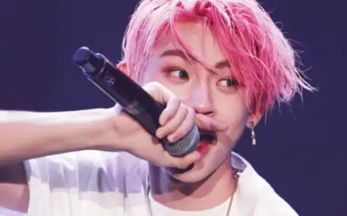 小鬼白瞳朋克造型亮了网友神评对不起第一眼看成了宁静