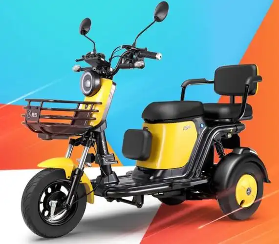 雅迪,爱玛,台铃发布休闲三轮车新品,能坐三人,最高续航100km|电动车
