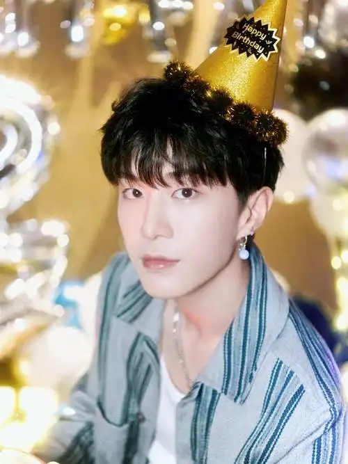 明星丨祝范丞丞21岁生日快乐 未来浩瀚征途,共拥璀璨星光!