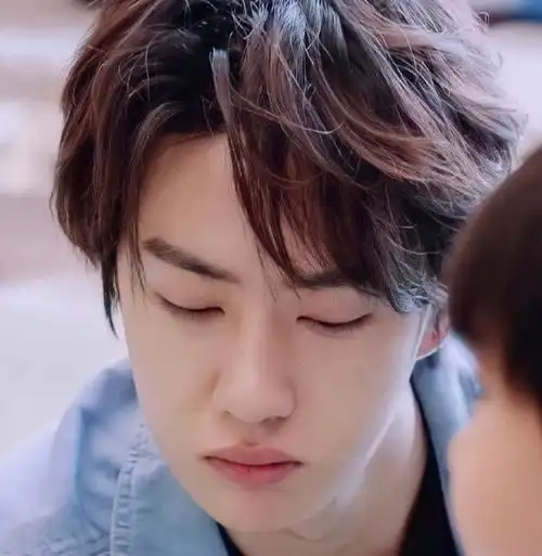 7位男明星嘟嘴合集王一博肖战有夫妻脸邓伦撒娇像萌娃
