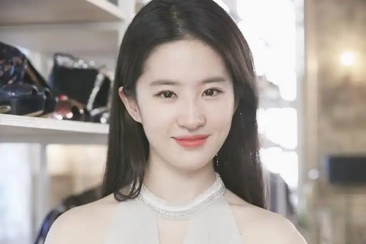 大陆女明星图片和姓名(15位女明星泳装照大不同) - 赤虎壹号