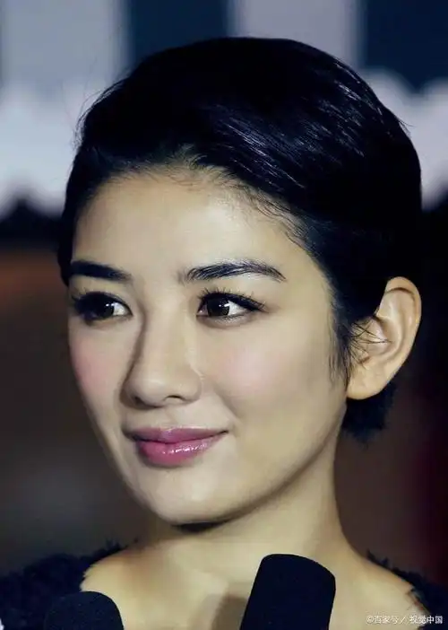 黄奕的感情经历:放弃初恋,闪婚豪门,再次崛起