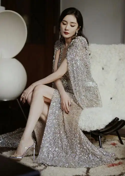 杨幂开年高定#杨幂‖活动图都是全身照 05