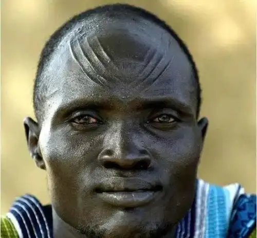 世界上最黑的人遭质疑竟连眼白都是黑的疑似ps