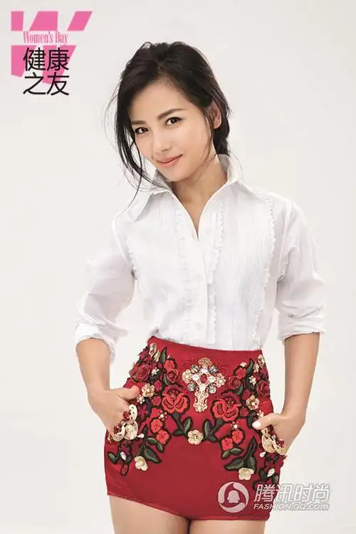 刘涛素净白衣登封演绎熟女之美