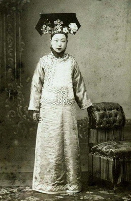 罕见老照片:清宫剧都是骗人的?这才是真正的清朝嫔妃!