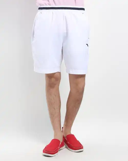 男款白色休闲短裤